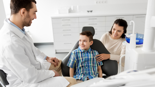 Sé un odontólogo que promueve la salud oral de los niños y la tranquilidad de sus padres